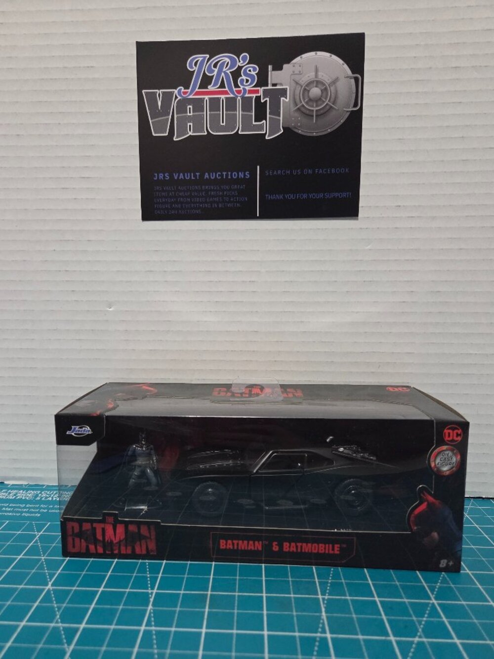 Jada Toys  Scale The Batman Movie Batmobile with Batman Figure - Black 32731